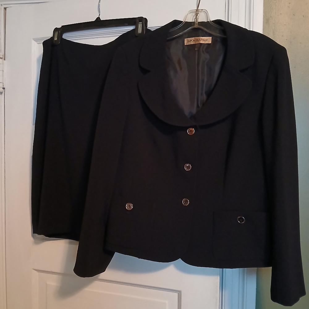 Beautiful, Classic Black Albert Nipon 2 piece Skirt Suit, sz 14
